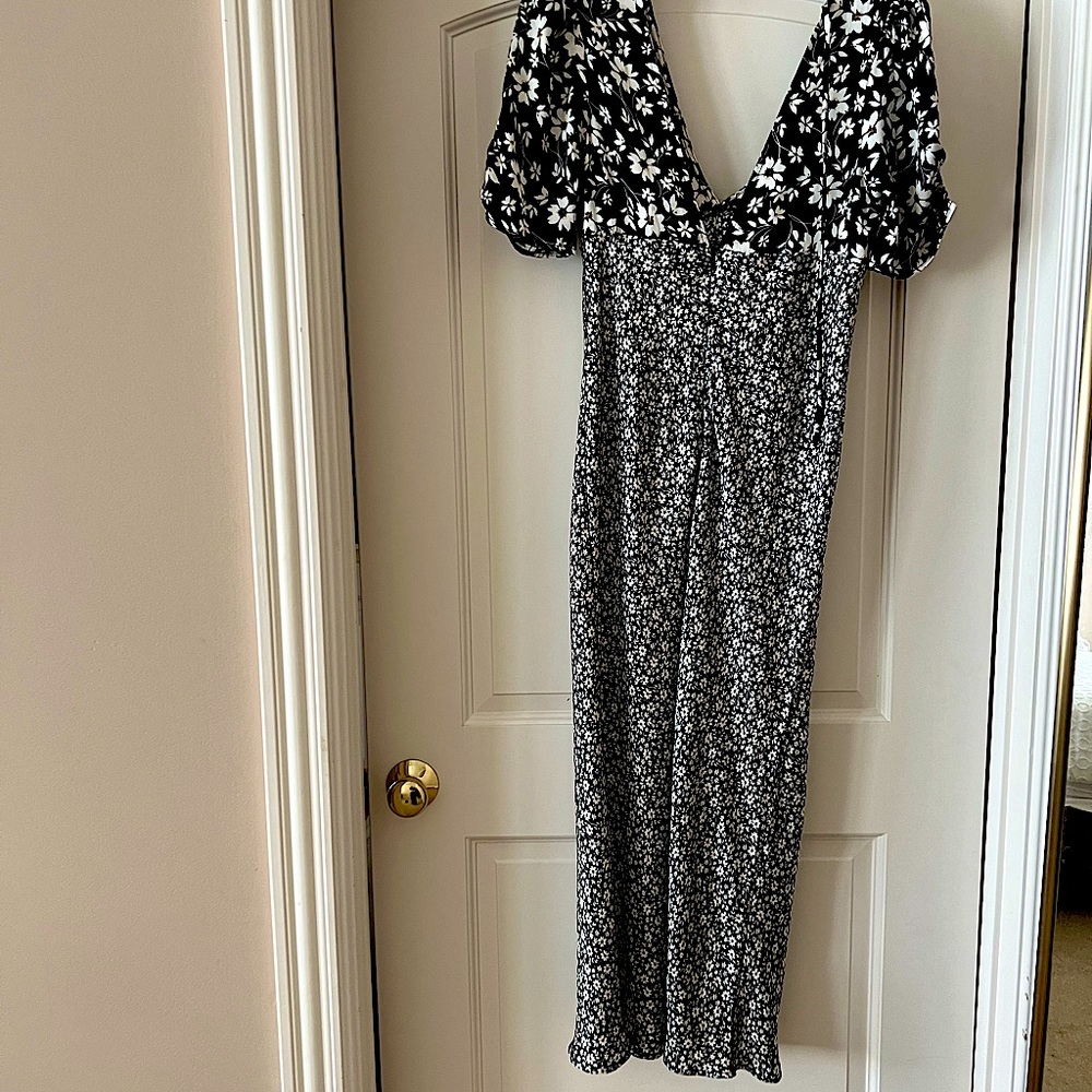 Daisy dress. Silky material